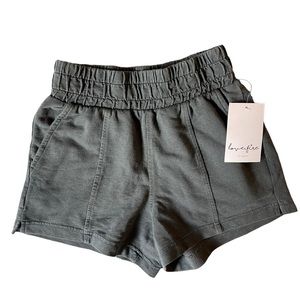 LOVE Fire Women’s Gray Pull On Cotton Shorts Elastic Waistband Pockets Xs NWT
